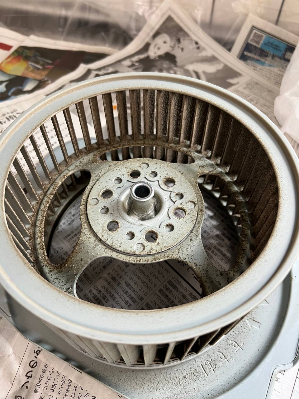 レンジフード分解クリーニング前シロッコファン