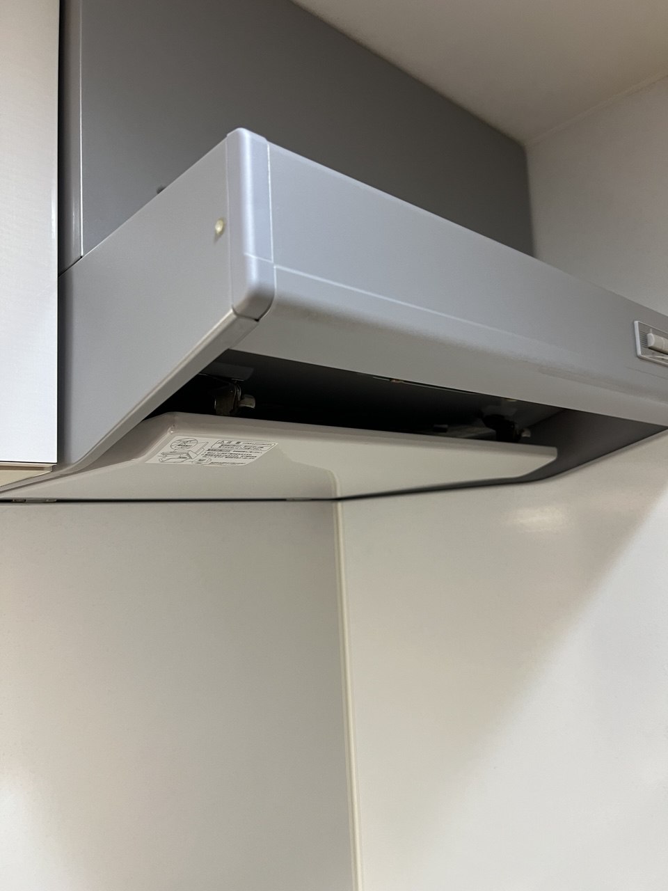 空室クリーニング後のレンジフードの仕上がり